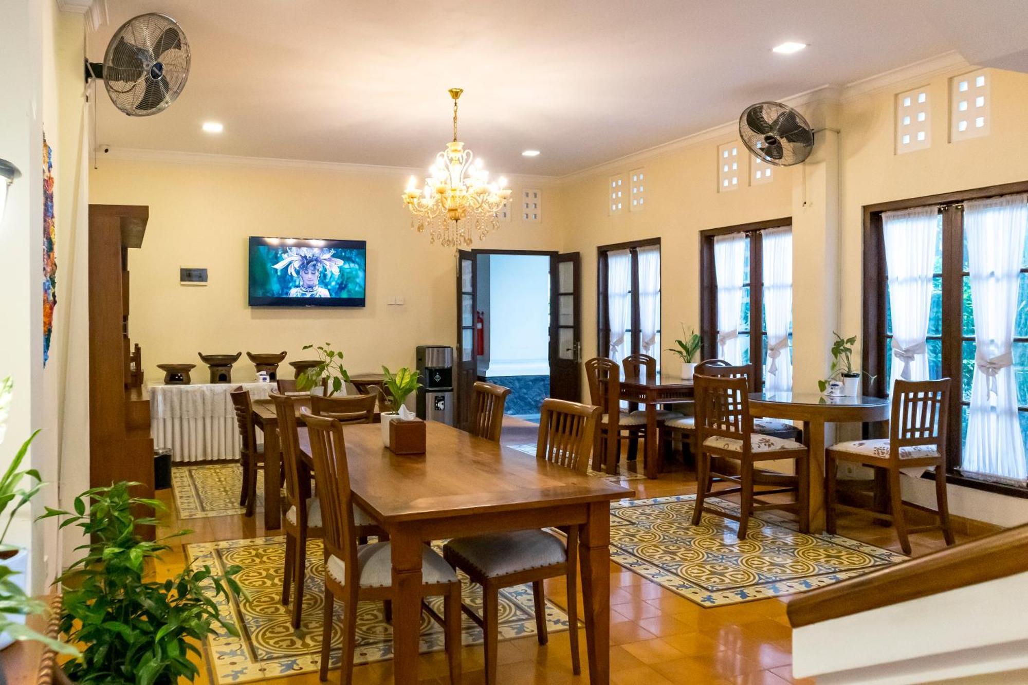 Clemmie Huis Джокьякарта Экстерьер фото
